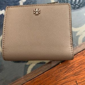 Kate Spade small Wallet. Great wallet for a teenager